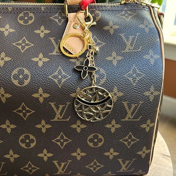 GEOMETRIC Bag Charm Black Gold Tone - Picture 2 of 8